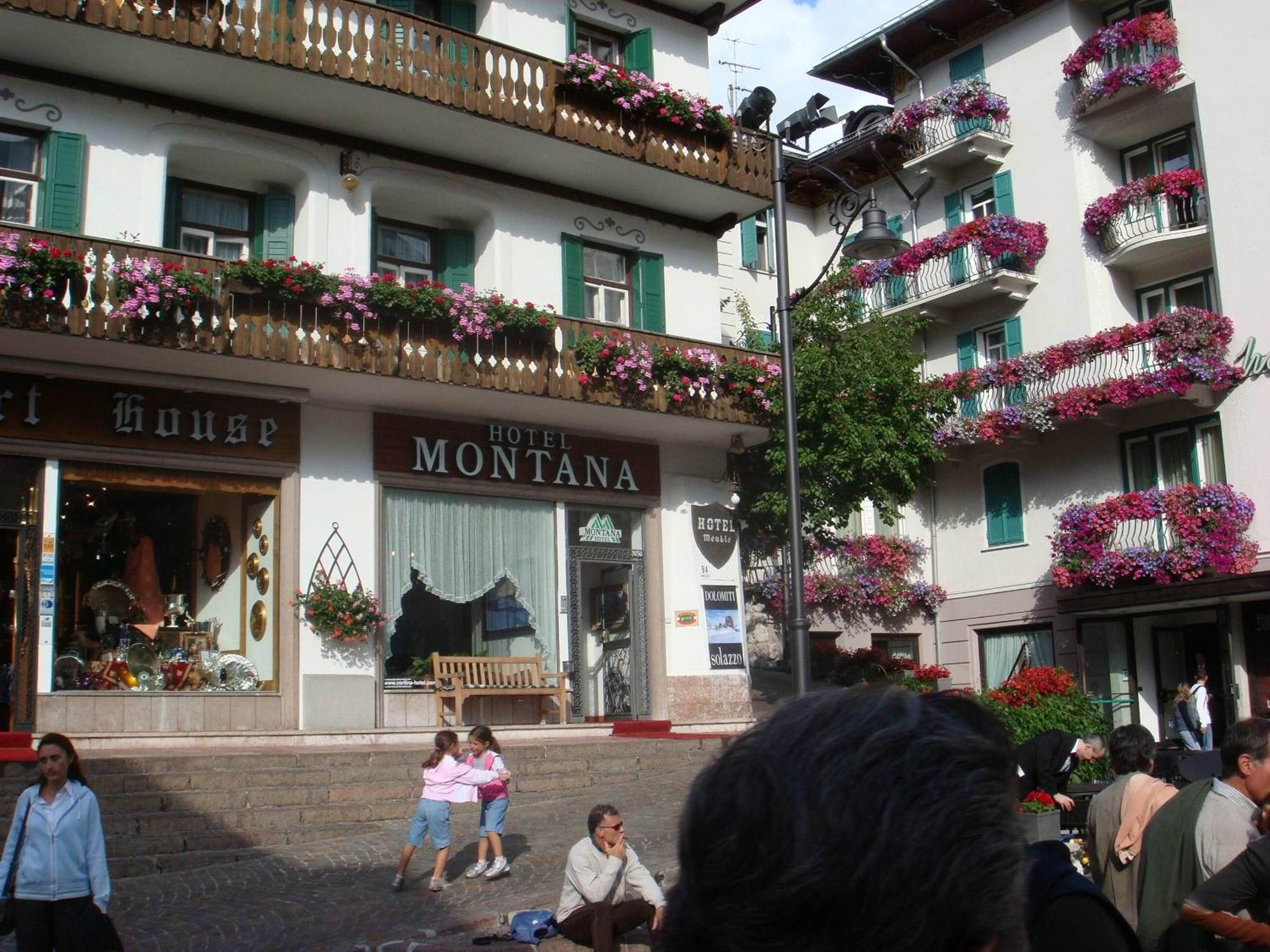 Hotel Montana กอร์ตินาดัมเปซโซ ภายนอก รูปภาพ