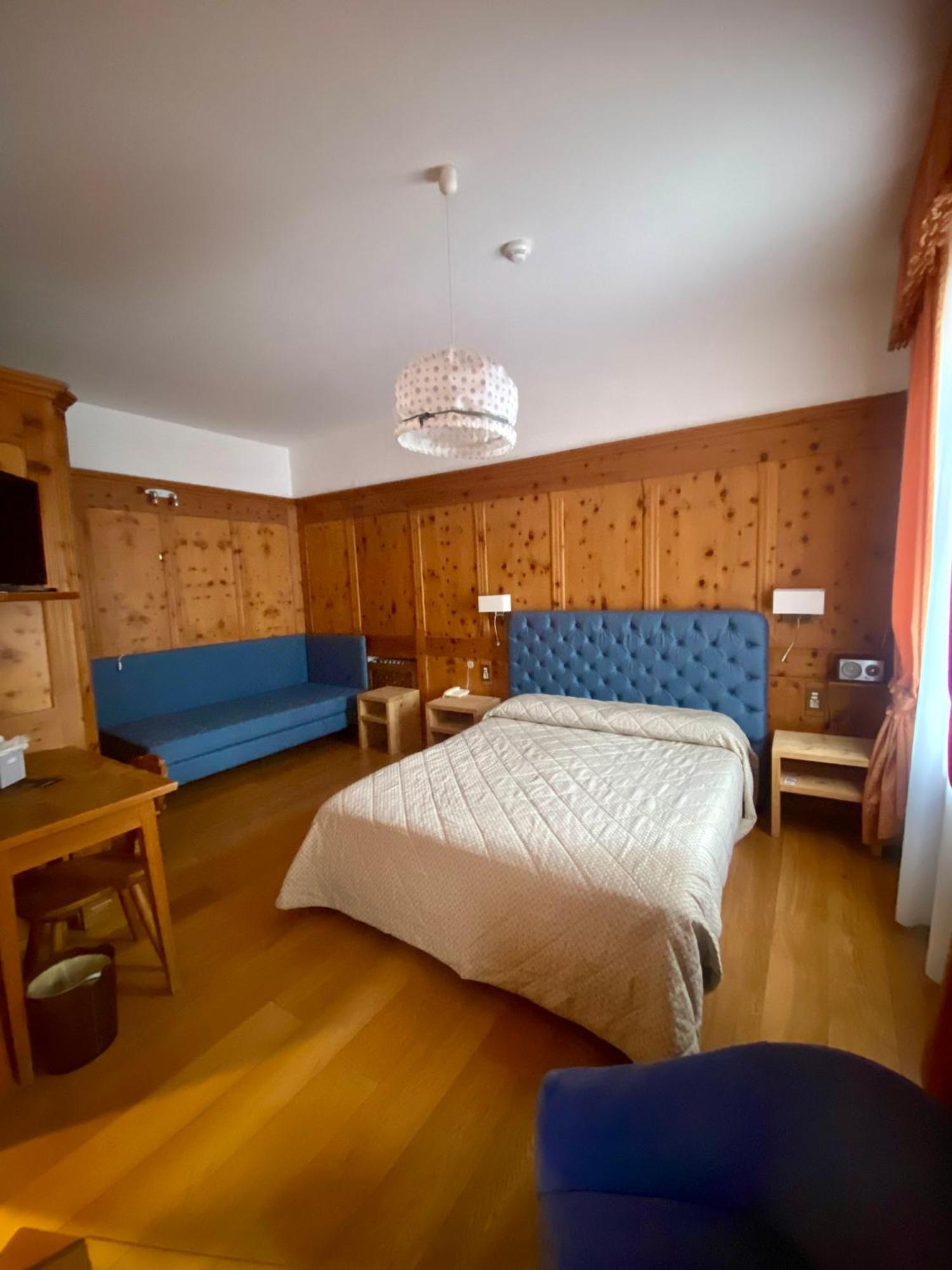 Hotel Montana กอร์ตินาดัมเปซโซ ภายนอก รูปภาพ