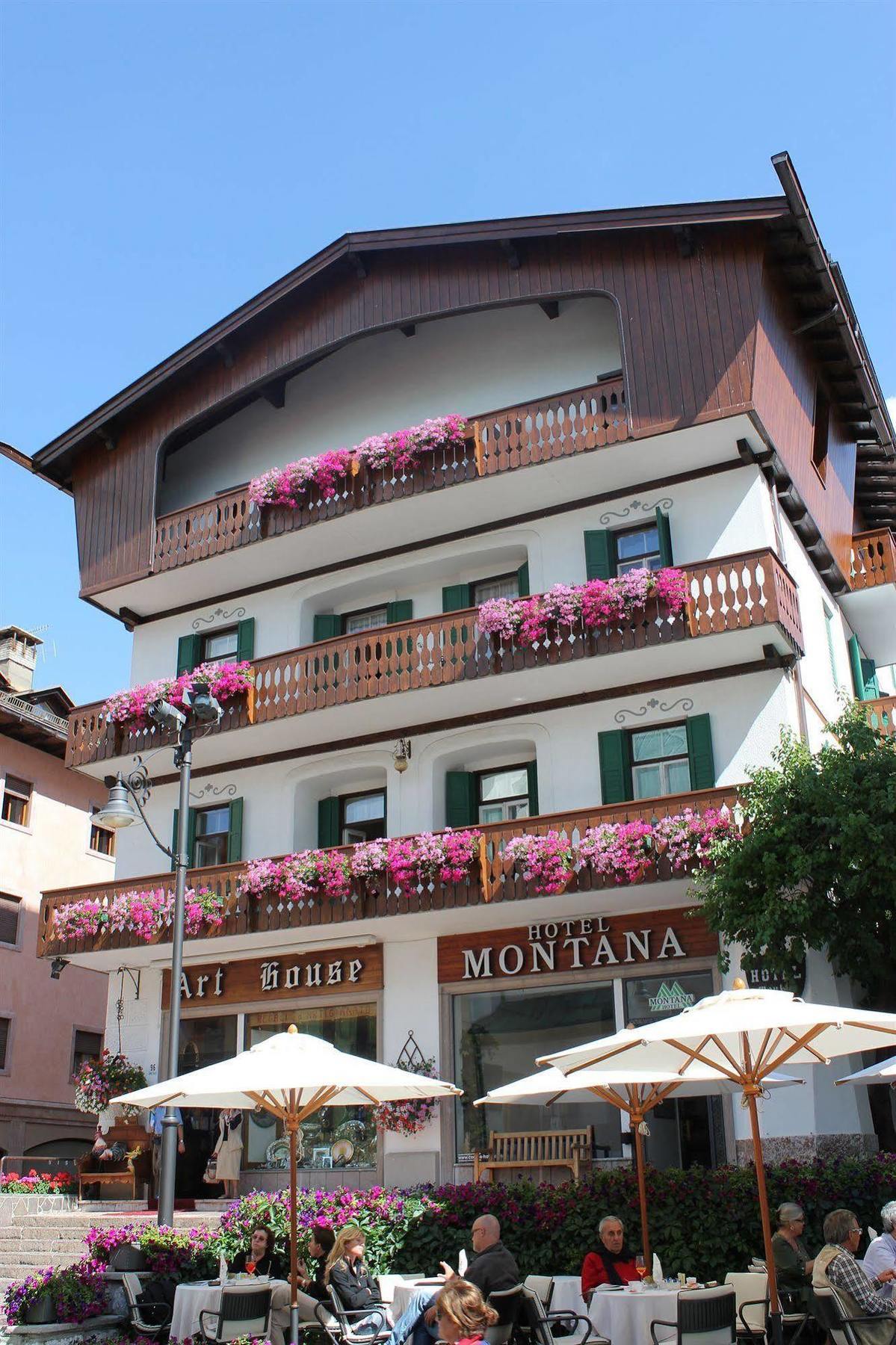 Hotel Montana กอร์ตินาดัมเปซโซ ภายนอก รูปภาพ